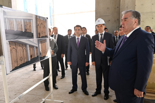 Строительство национального театра Таджикистана