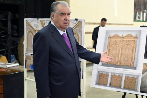 Ознакомление с ходом строительства здания Национального театра